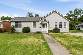 523 W Bottom Avenue, Columbia IL
