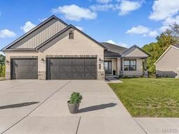 1013 Waymaker Lane, Waterloo IL
