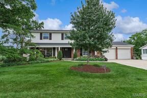 1714 Greening Lane, Kirkwood MO