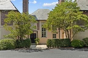 12 Carrswold Drive, Clayton MO