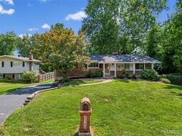 11706 Doverhill Drive, Sunset Hills MO