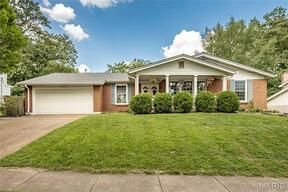 9363 Hazelridge Drive, Sunset Hills MO