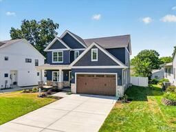 923 Poinsetta Lane, Kirkwood MO