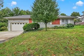 1472 Grant Road, Webster Groves MO